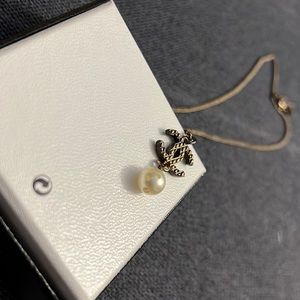 Chanel necklace 100% authentic